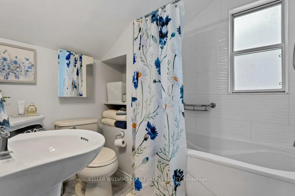 Photo 31 of 276 Graham Avenue S, Hamilton, Delta — HOMEH