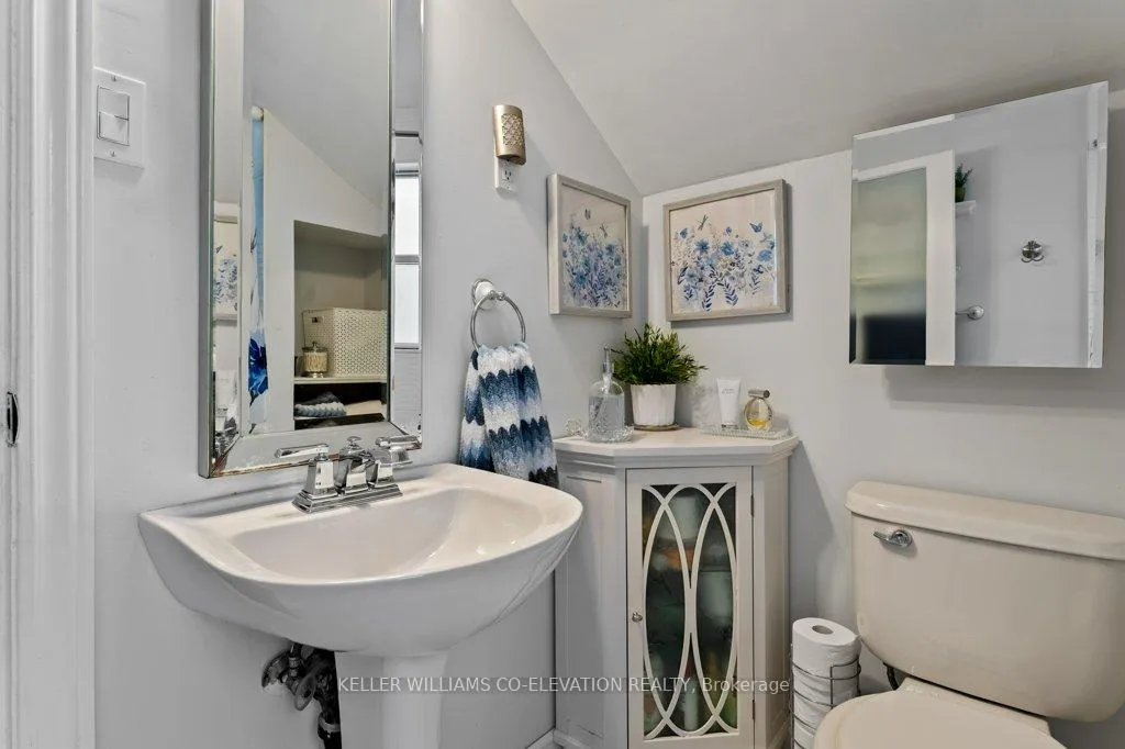 Photo 32 of 276 Graham Avenue S, Hamilton, Delta — HOMEH
