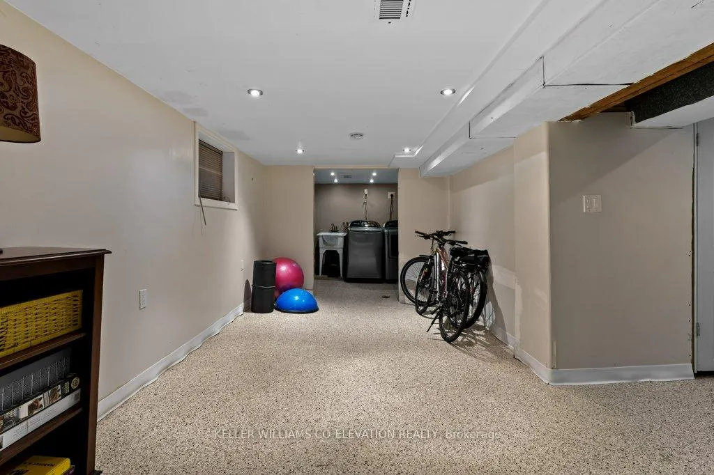 Photo 35 of 276 Graham Avenue S, Hamilton, Delta — HOMEH