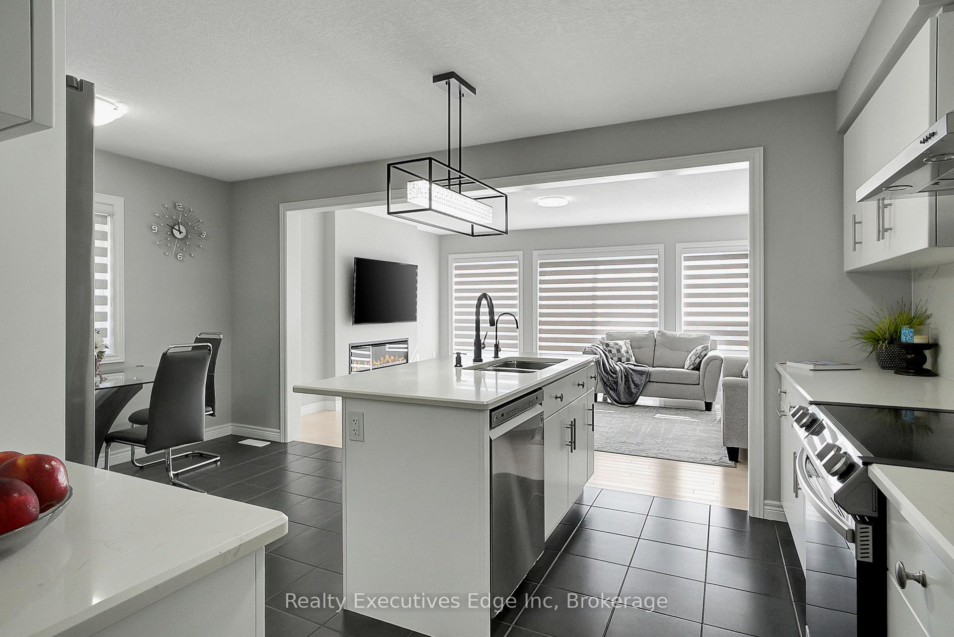 Photo 5 of 59 John Brabson Crescent, Guelph, Kortright East — HOMEH