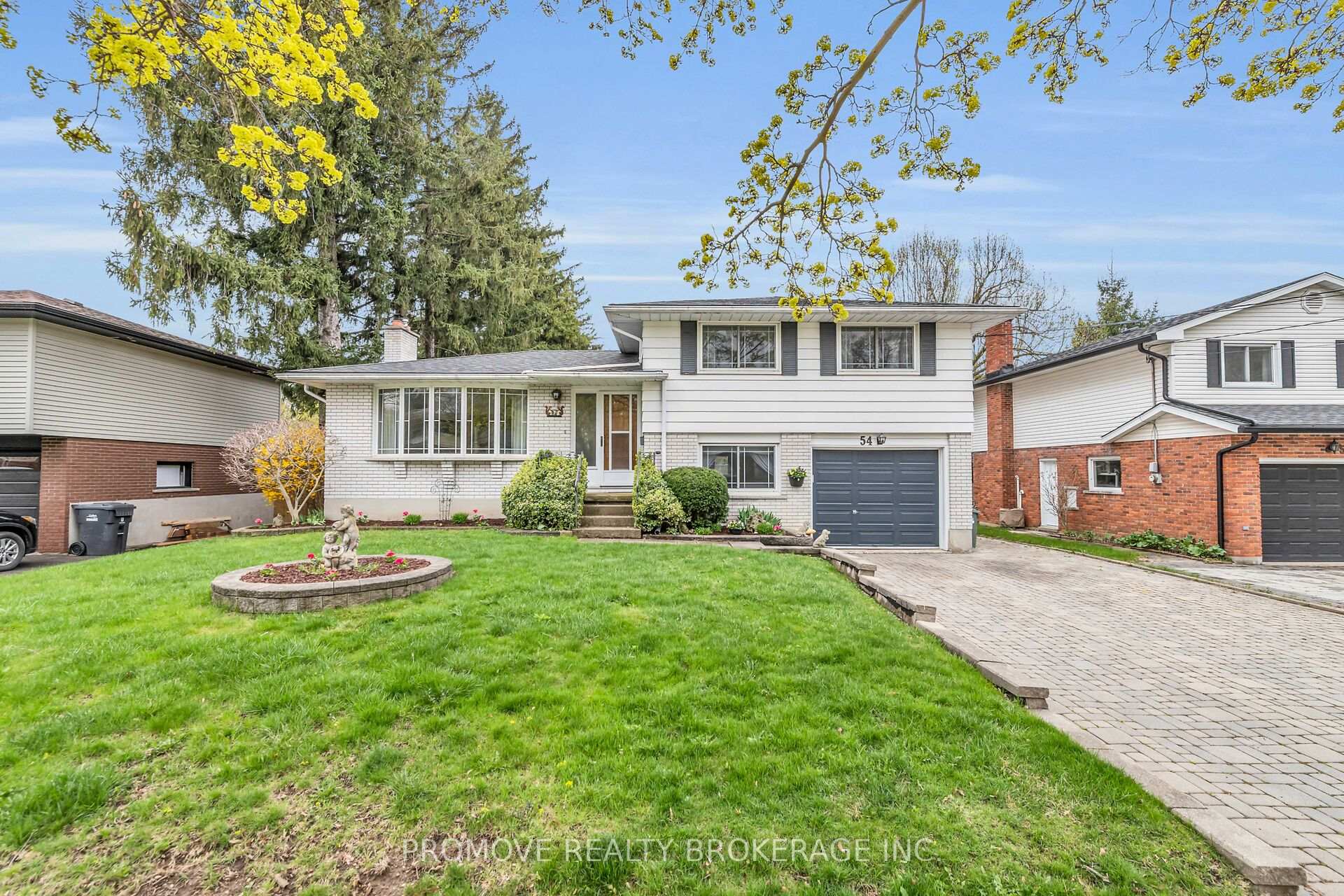 Front of 54 Glenburnie Drive