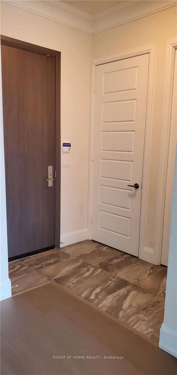 Photo 2 of Unit Ph17, 25 Water Walk Dr, Markham, Unionville — HOMEH