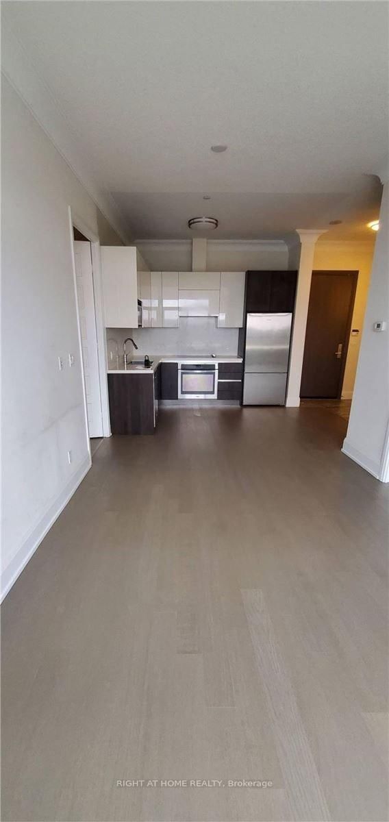 Photo 5 of Unit Ph17, 25 Water Walk Dr, Markham, Unionville — HOMEH