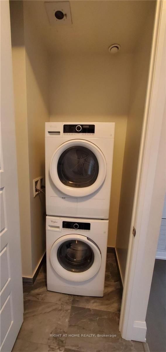Photo 9 of Unit Ph17, 25 Water Walk Dr, Markham, Unionville — HOMEH