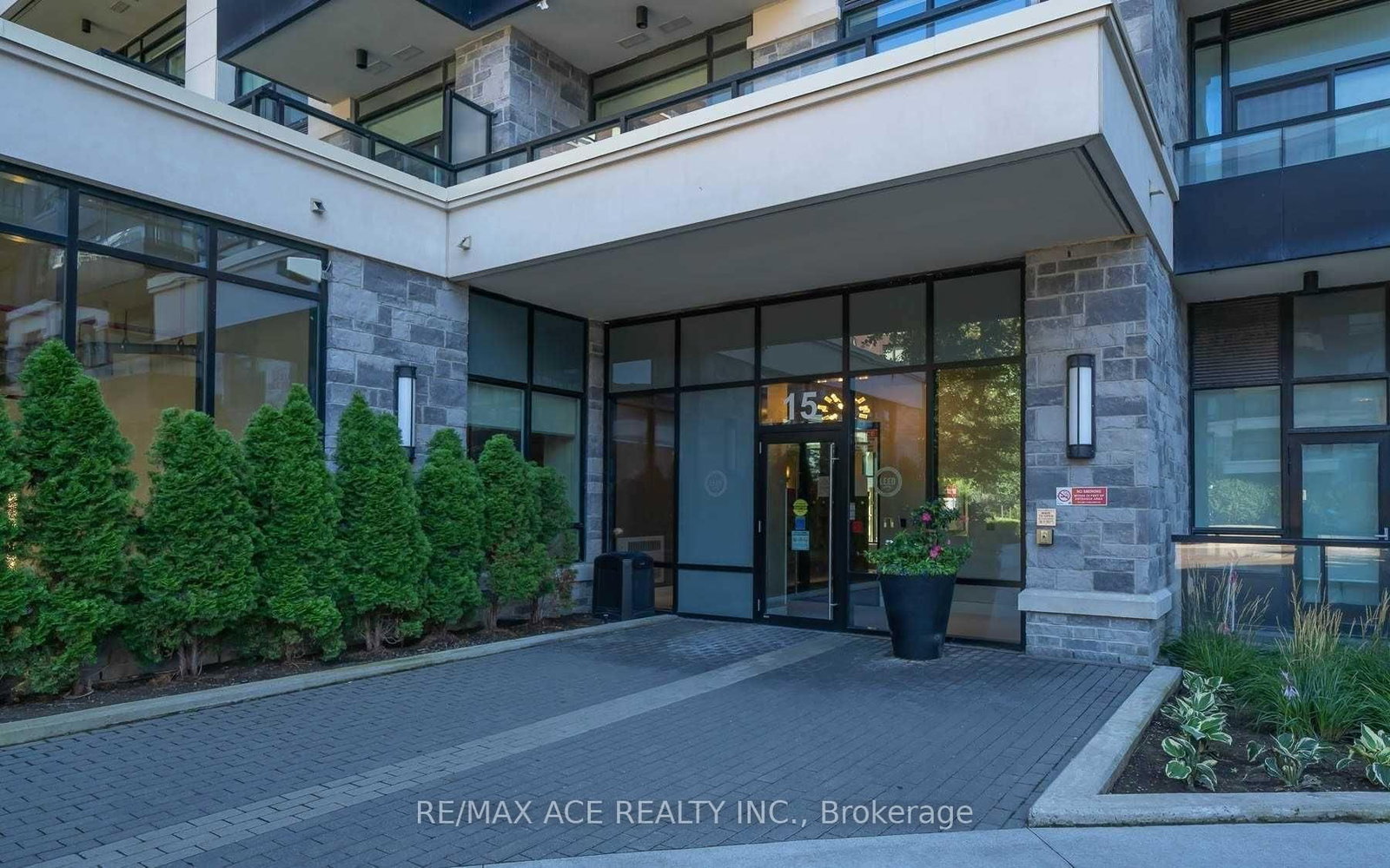 Photo 2 of Unit 535, 15 Water Walk Dr, Markham, Unionville — HOMEH