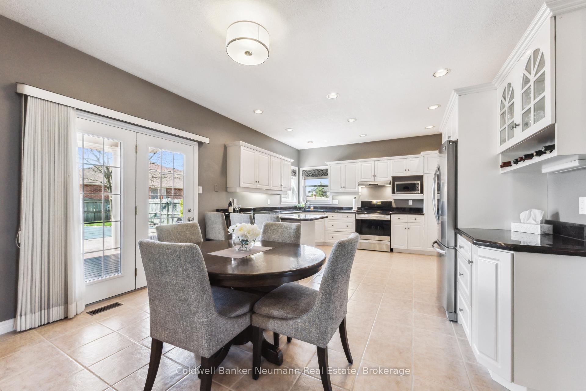 Photo 12 of 29 Lois Lane, Guelph, Willow West/Sugarbush/West Acres — HOMEH