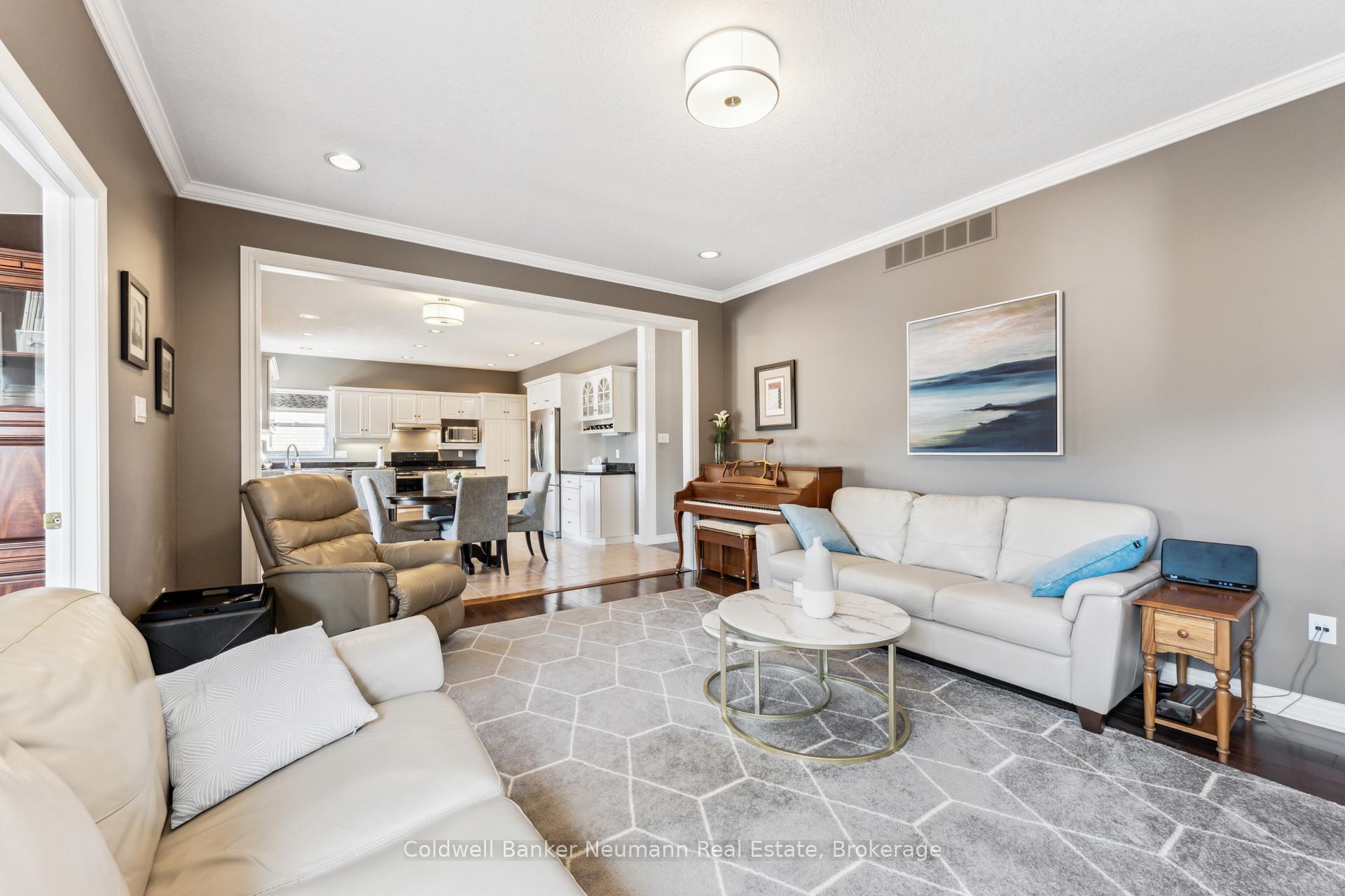 Photo 17 of 29 Lois Lane, Guelph, Willow West/Sugarbush/West Acres — HOMEH