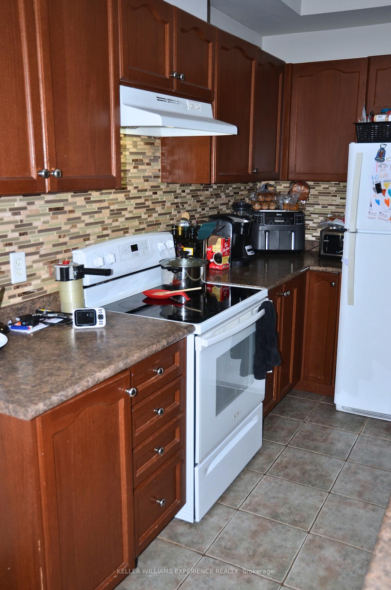Photo 2 of 94 Stanley Street, Barrie, East Bayfield — HOMEH