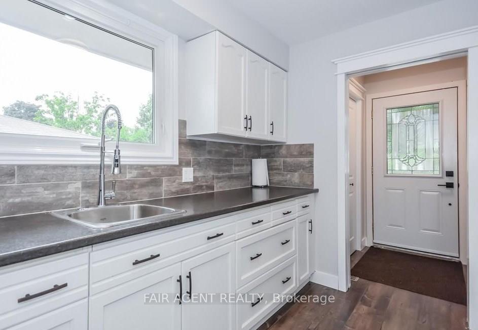 Photo 9 of 6 Lambert Crescent, Guelph, Dovercliffe Park/Old University — HOMEH