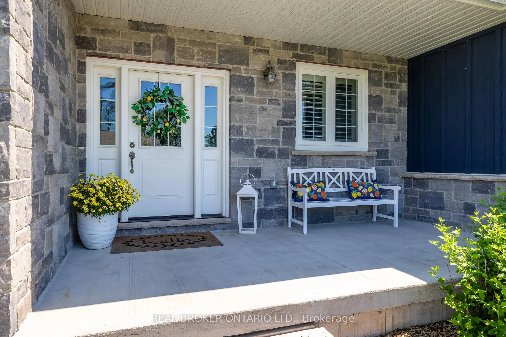 Photo 3 of 19 Cheslock Crescent, Oro-Medonte, Warminster — HOMEH