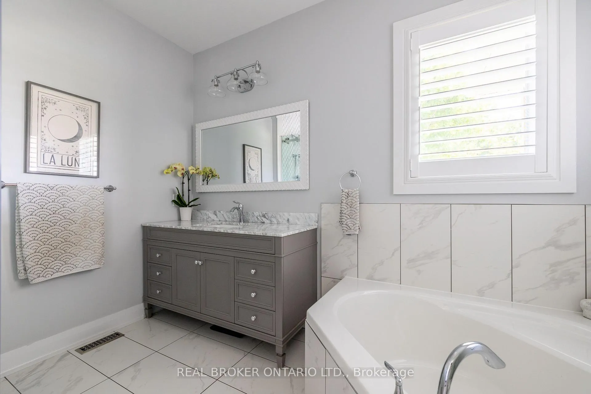 Photo 16 of 19 Cheslock Crescent, Oro-Medonte, Warminster — HOMEH
