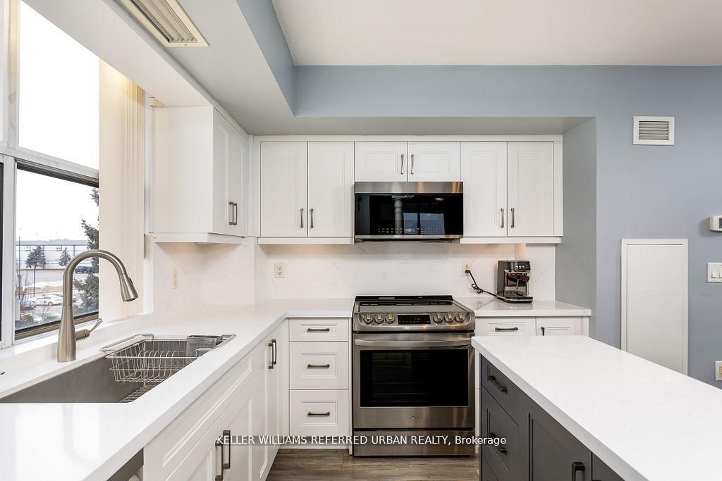 Photo 3 of Unit 317, 2500 Rutherford Rd, Vaughan, Maple — HOMEH