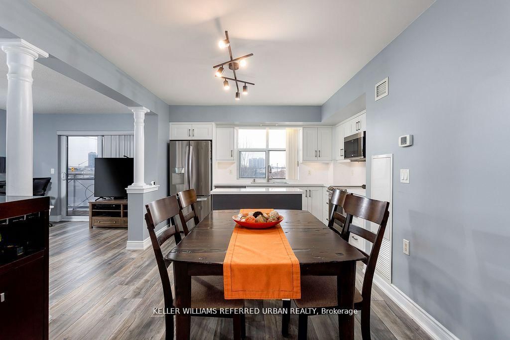 Photo 8 of Unit 317, 2500 Rutherford Rd, Vaughan, Maple — HOMEH