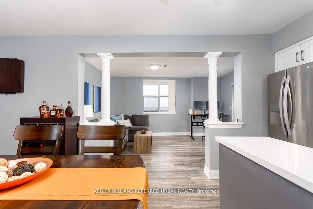 Photo 9 of Unit 317, 2500 Rutherford Rd, Vaughan, Maple — HOMEH