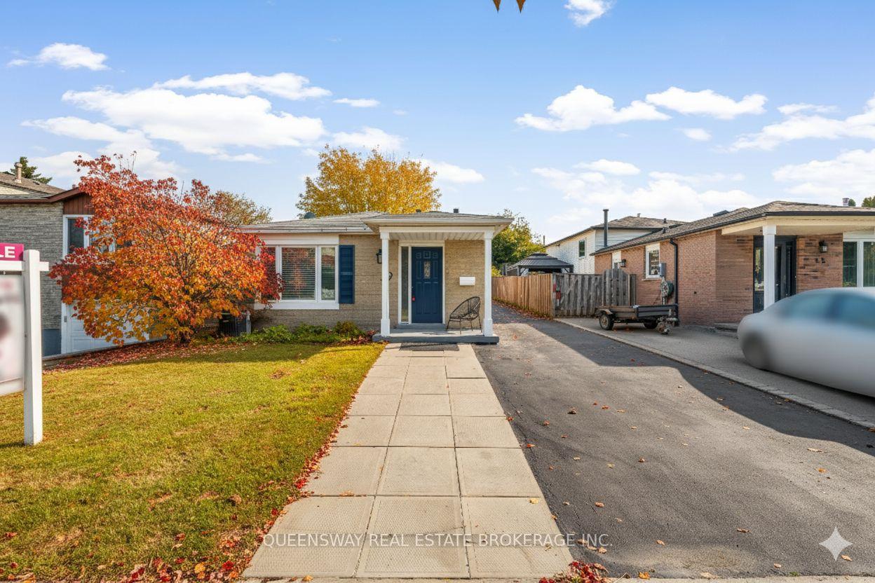 Photo 2 of 39 Garden Crescent, Hamilton, Burkholme — HOMEH