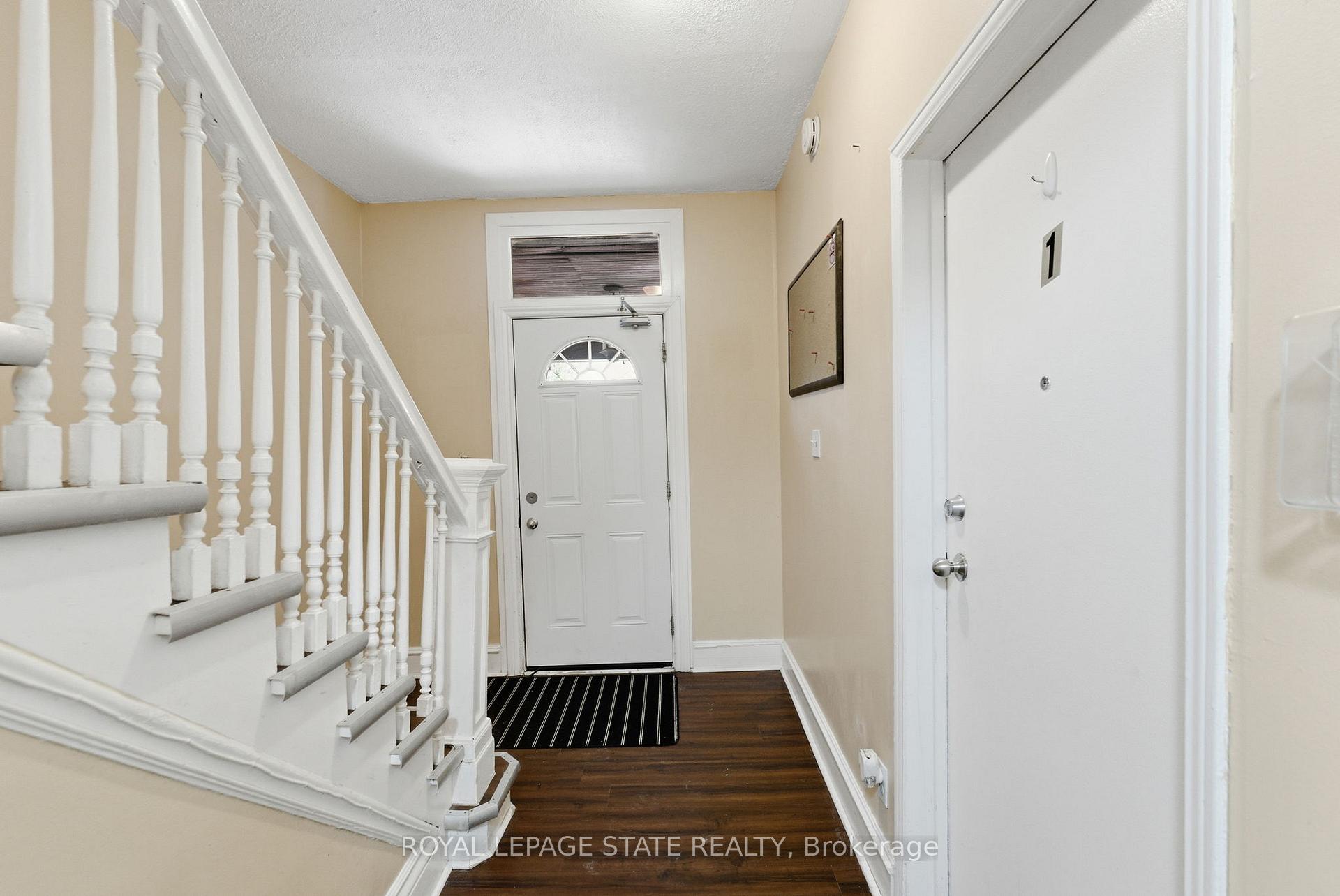 Photo 4 of 180 Emerald Street S, Hamilton, Stinson — HOMEH