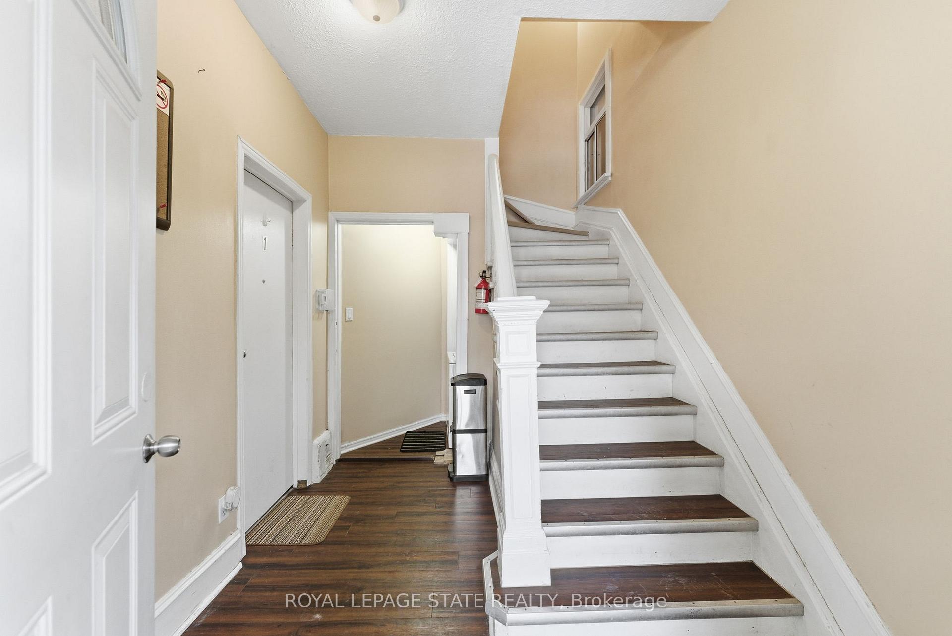 Photo 5 of 180 Emerald Street S, Hamilton, Stinson — HOMEH