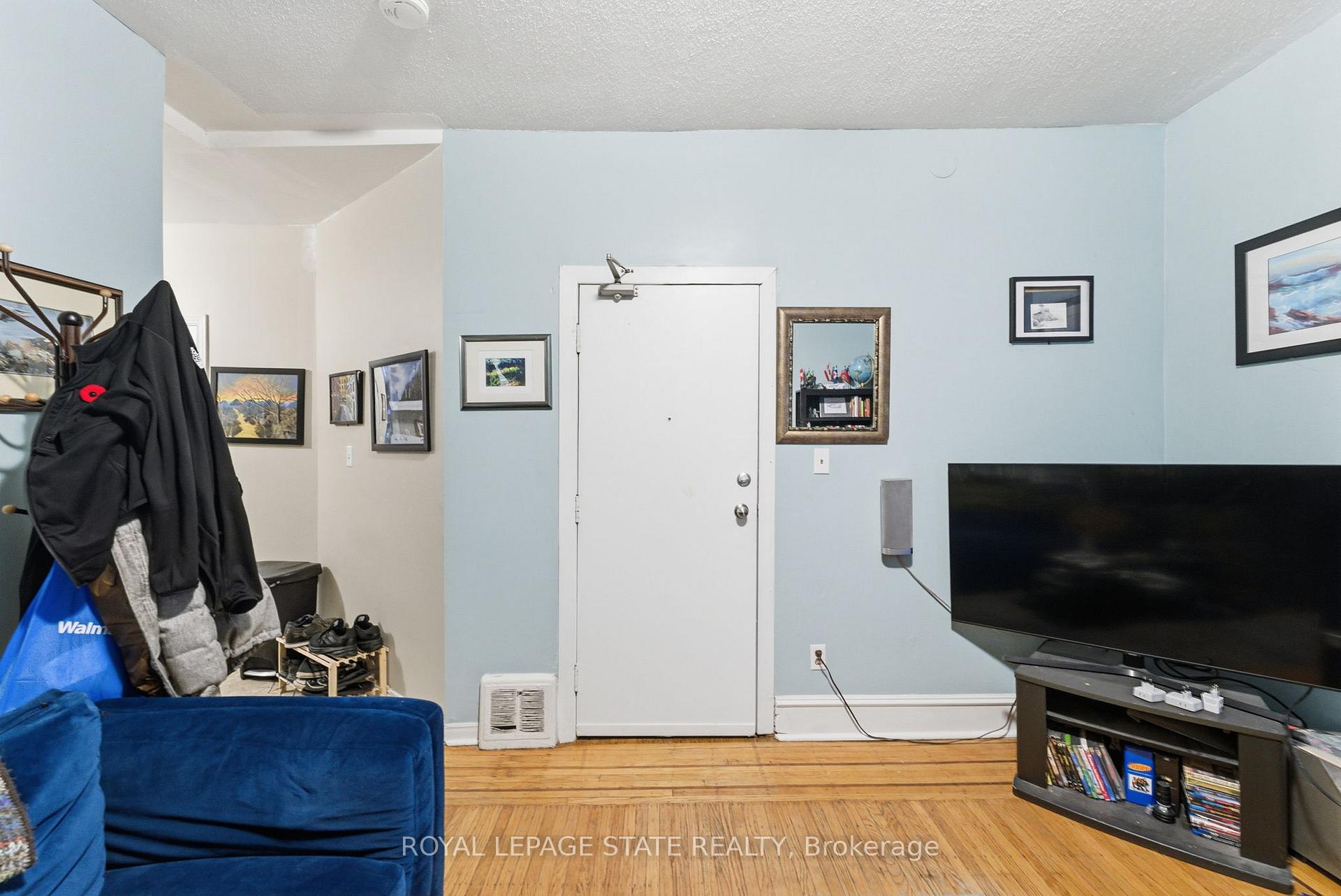 Photo 7 of 180 Emerald Street S, Hamilton, Stinson — HOMEH