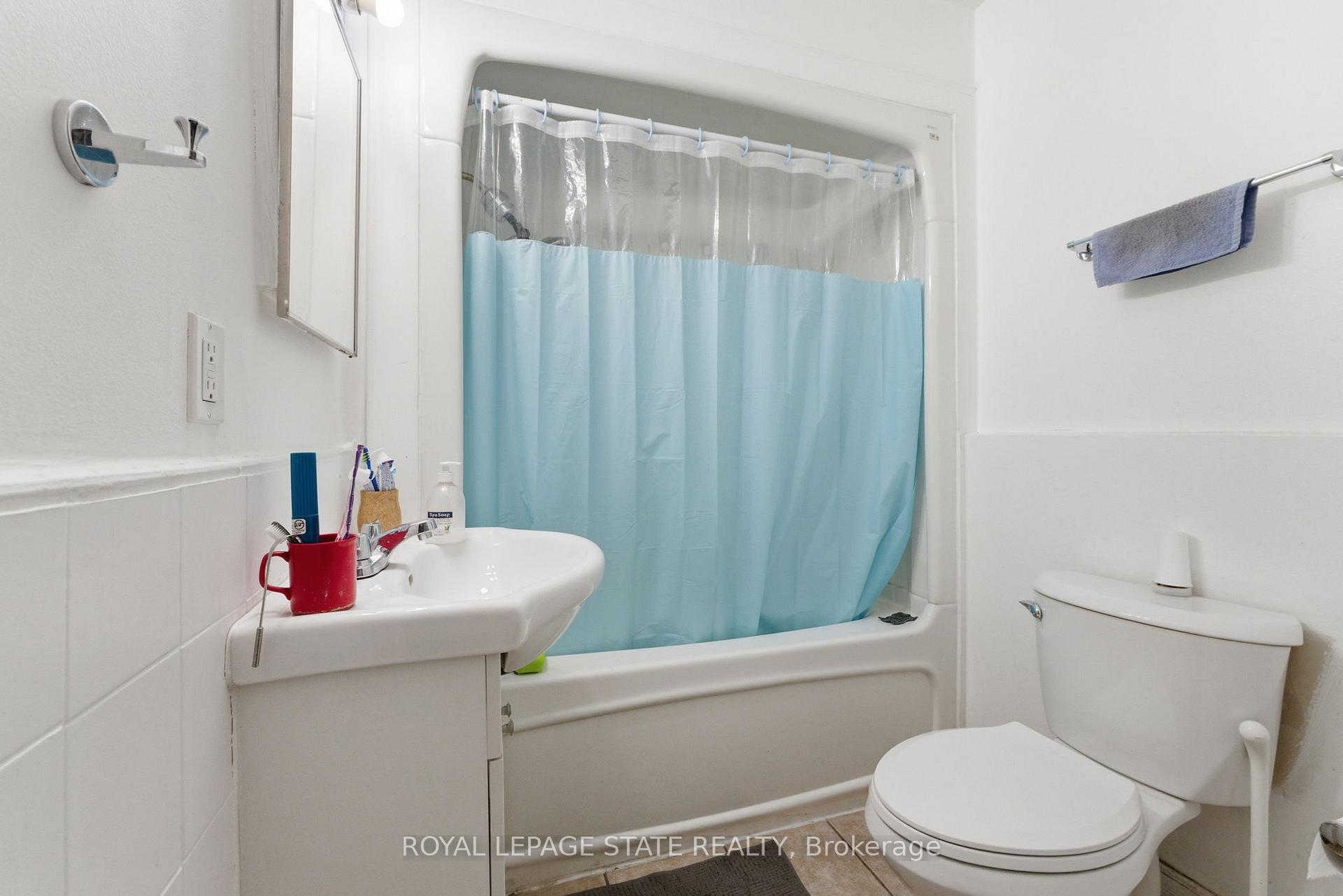 Photo 24 of 180 Emerald Street S, Hamilton, Stinson — HOMEH