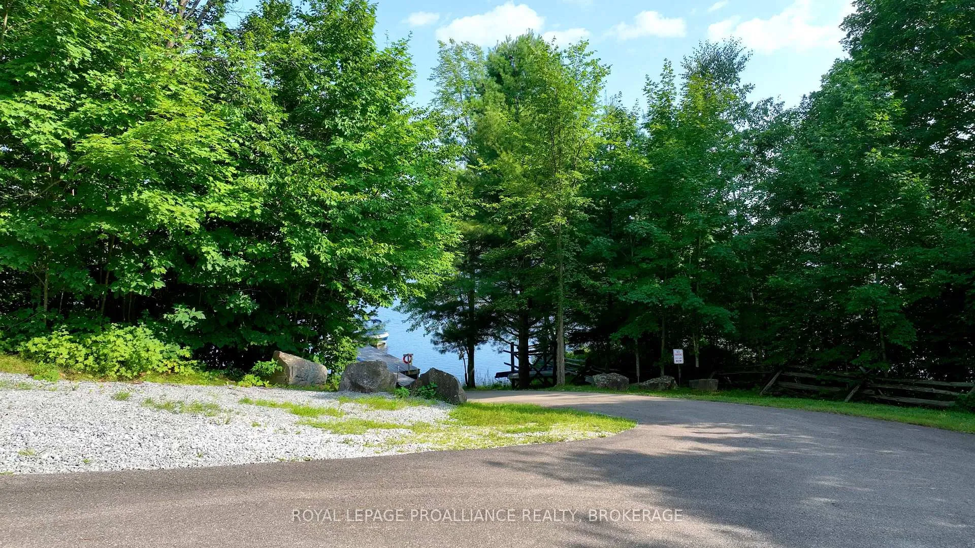 Photo 6 of 572 Oak Bluffs Road, Frontenac, Frontenac South — HOMEH
