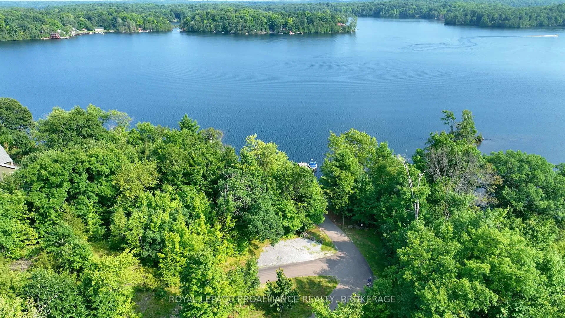 Photo 9 of 572 Oak Bluffs Road, Frontenac, Frontenac South — HOMEH