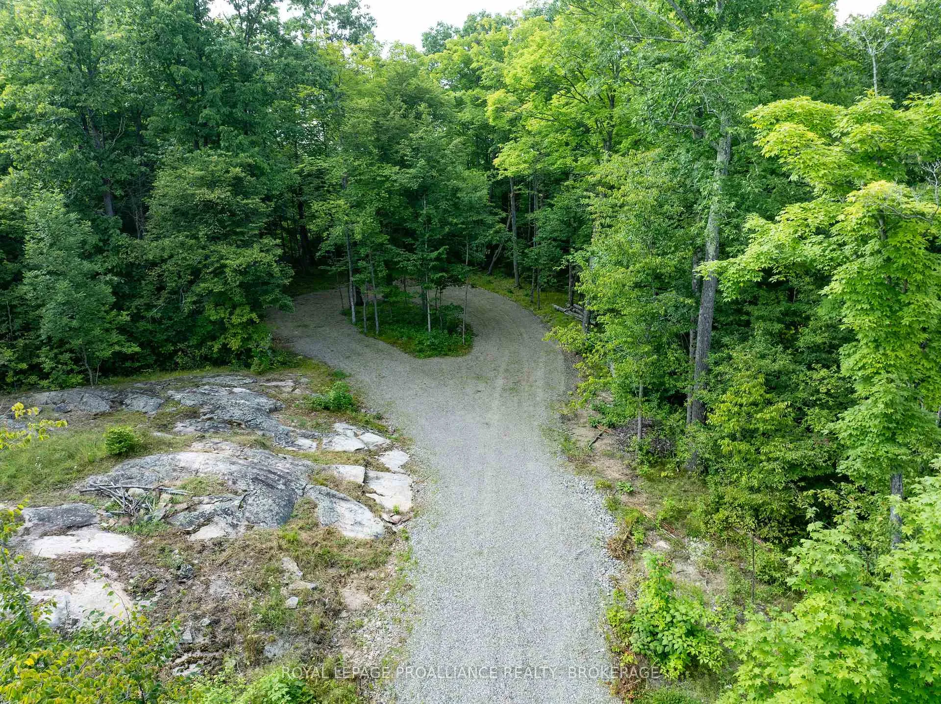 Photo 11 of 572 Oak Bluffs Road, Frontenac, Frontenac South — HOMEH