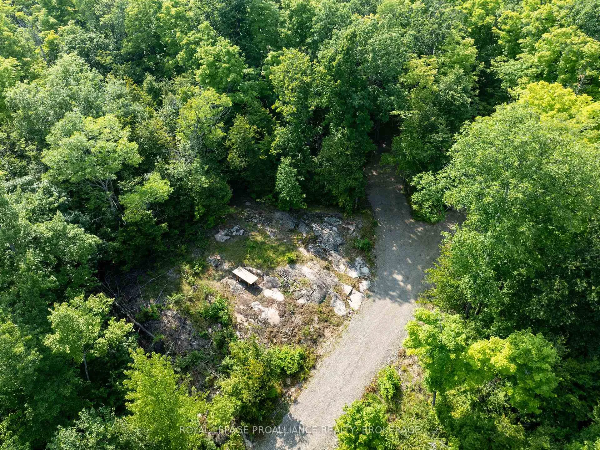 Photo 25 of 572 Oak Bluffs Road, Frontenac, Frontenac South — HOMEH