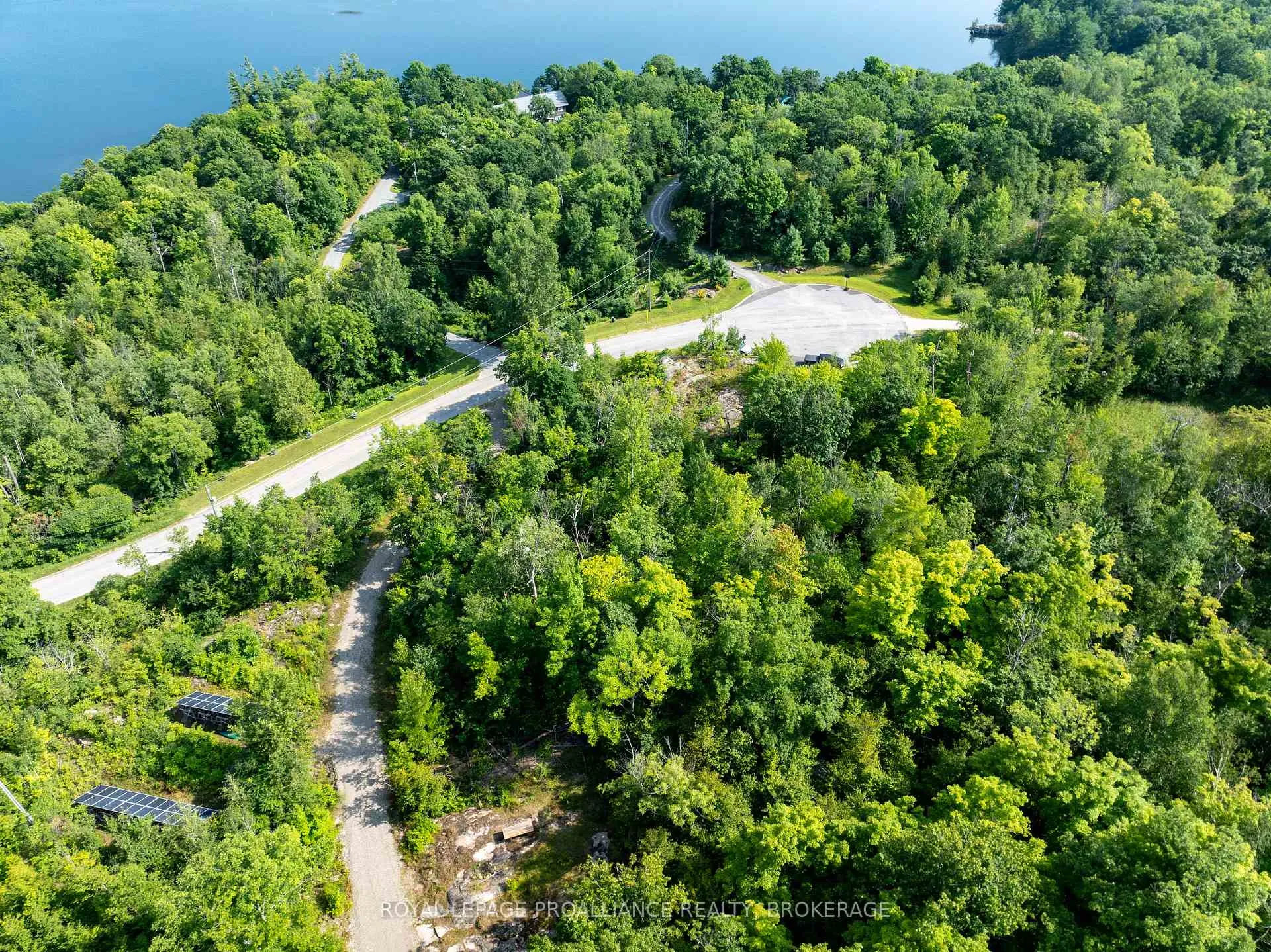 Photo 28 of 572 Oak Bluffs Road, Frontenac, Frontenac South — HOMEH