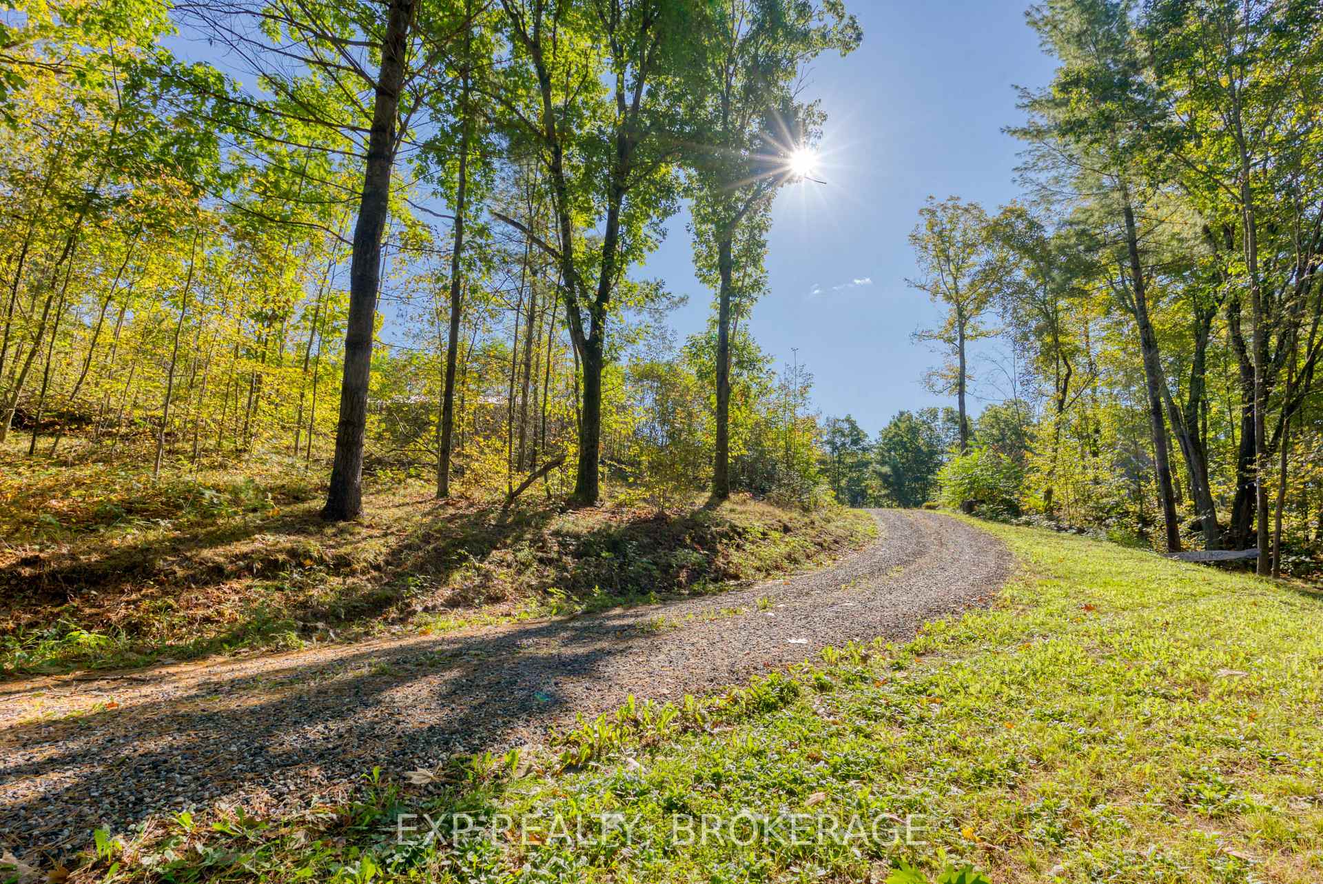 Photo 3 of 1506 Williams Lane, Frontenac, Frontenac Centre — HOMEH