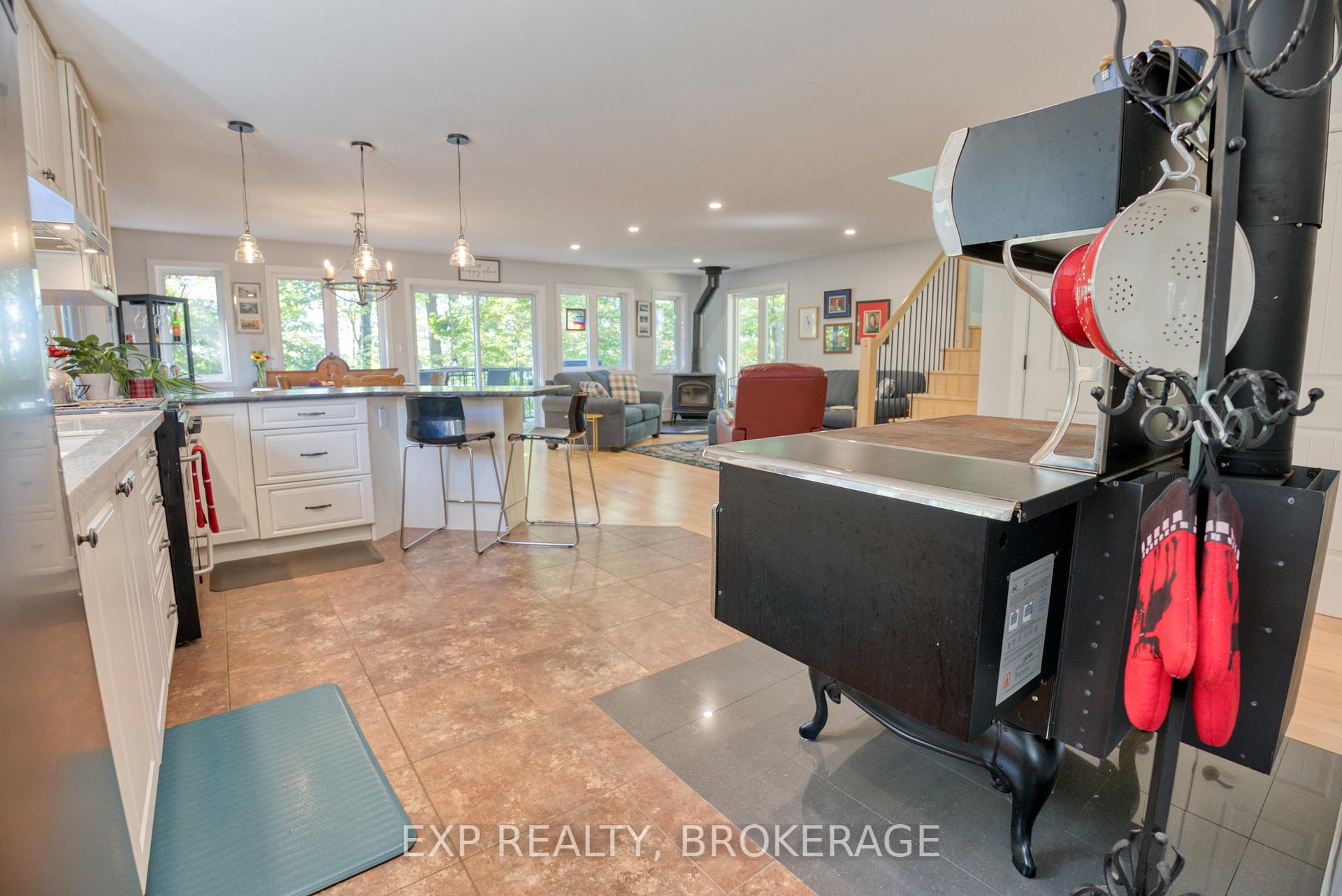 Photo 8 of 1506 Williams Lane, Frontenac, Frontenac Centre — HOMEH