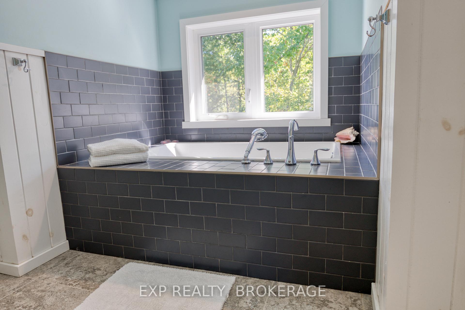 Photo 19 of 1506 Williams Lane, Frontenac, Frontenac Centre — HOMEH