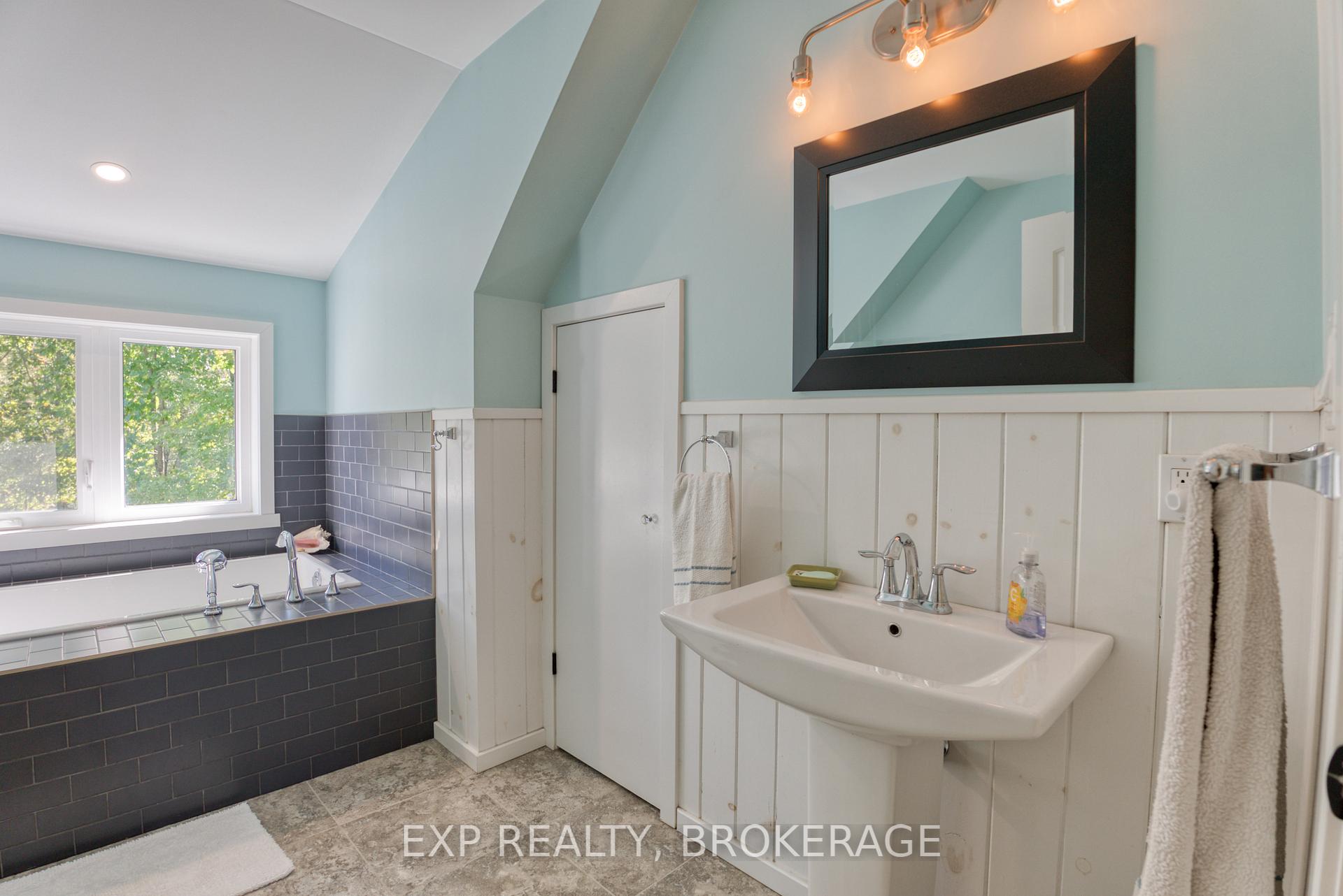Photo 20 of 1506 Williams Lane, Frontenac, Frontenac Centre — HOMEH