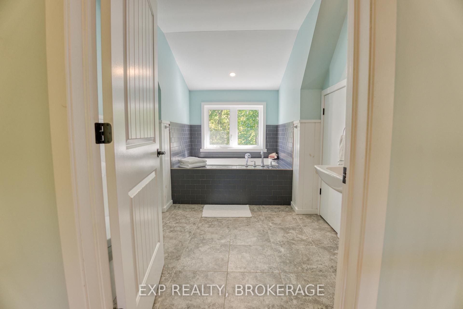 Photo 21 of 1506 Williams Lane, Frontenac, Frontenac Centre — HOMEH