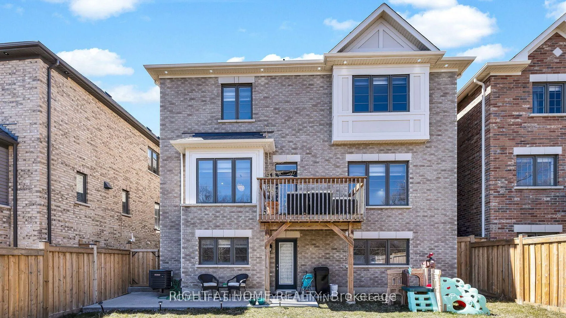 Photo 11 of 43 Westfield Drive, Whitby, Rural Whitby — HOMEH
