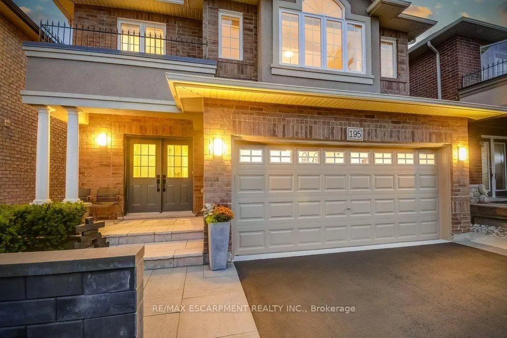 Photo 2 of 195 Painter Terrace, Hamilton, Waterdown — HOMEH