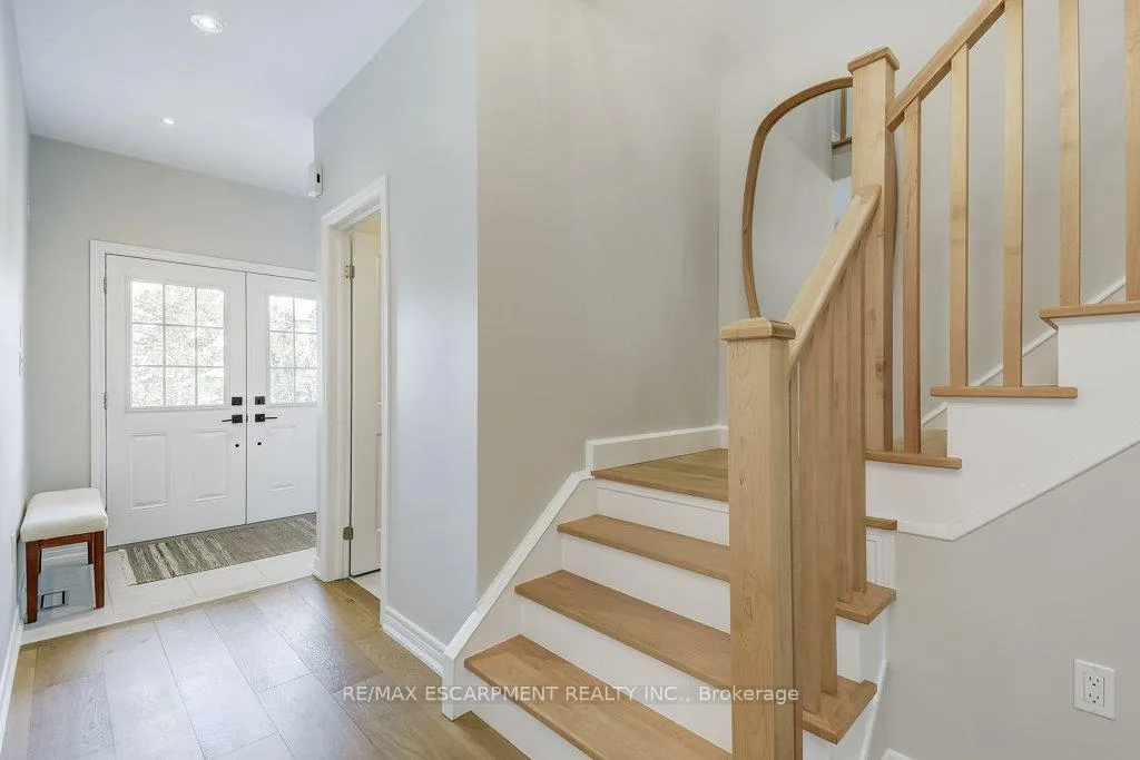 Photo 4 of 195 Painter Terrace, Hamilton, Waterdown — HOMEH
