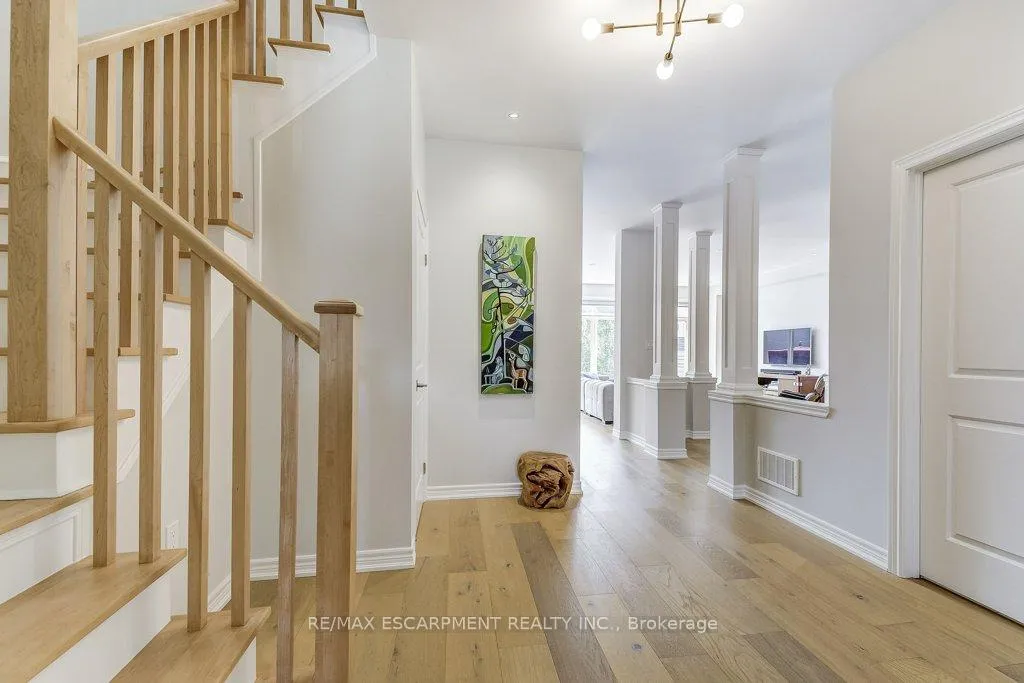 Photo 6 of 195 Painter Terrace, Hamilton, Waterdown — HOMEH