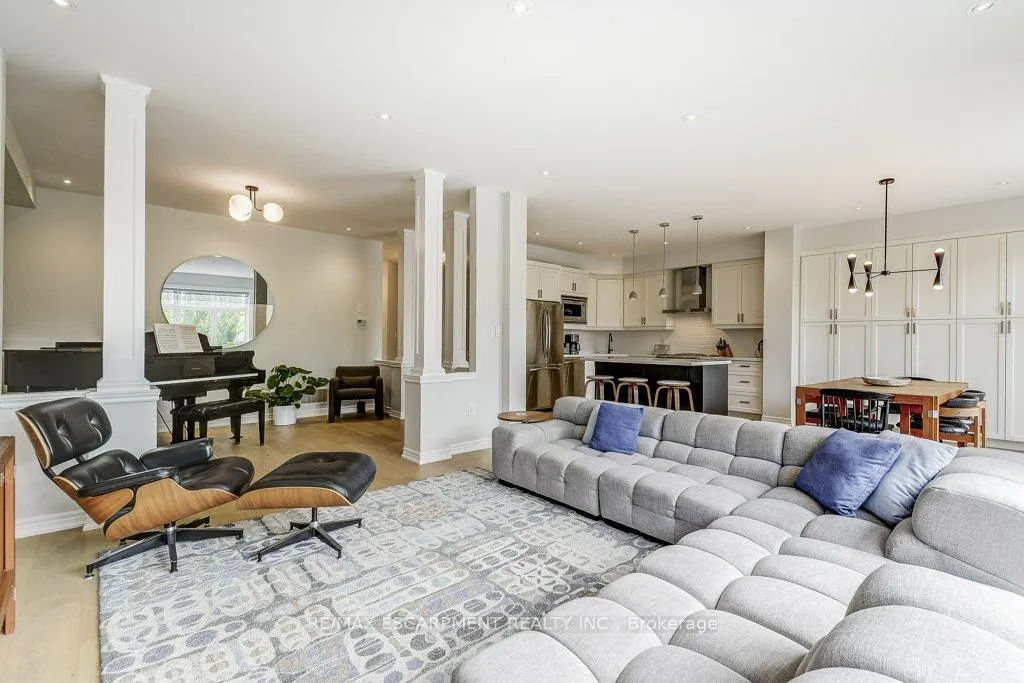 Photo 12 of 195 Painter Terrace, Hamilton, Waterdown — HOMEH