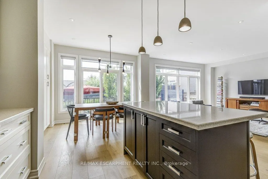 Photo 14 of 195 Painter Terrace, Hamilton, Waterdown — HOMEH