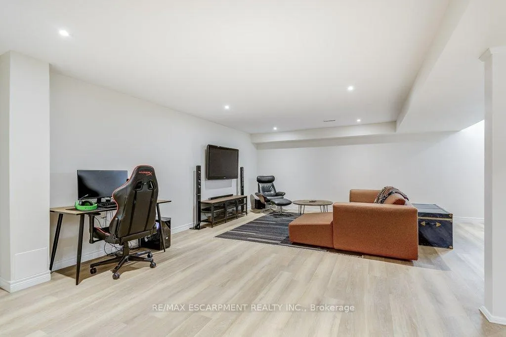 Photo 28 of 195 Painter Terrace, Hamilton, Waterdown — HOMEH