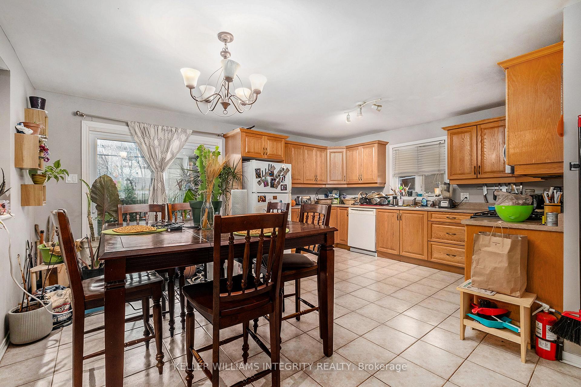 Photo 2 of 1384 Chatelain Avenue, Ottawa, Carlington — HOMEH