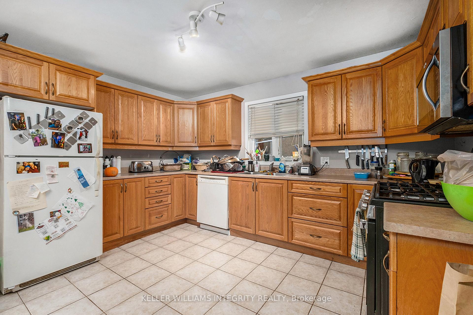Photo 3 of 1384 Chatelain Avenue, Ottawa, Carlington — HOMEH