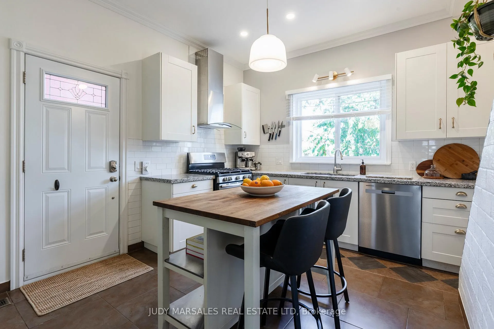 Photo 14 of 189 West Avenue N, Hamilton, Landsdale — HOMEH