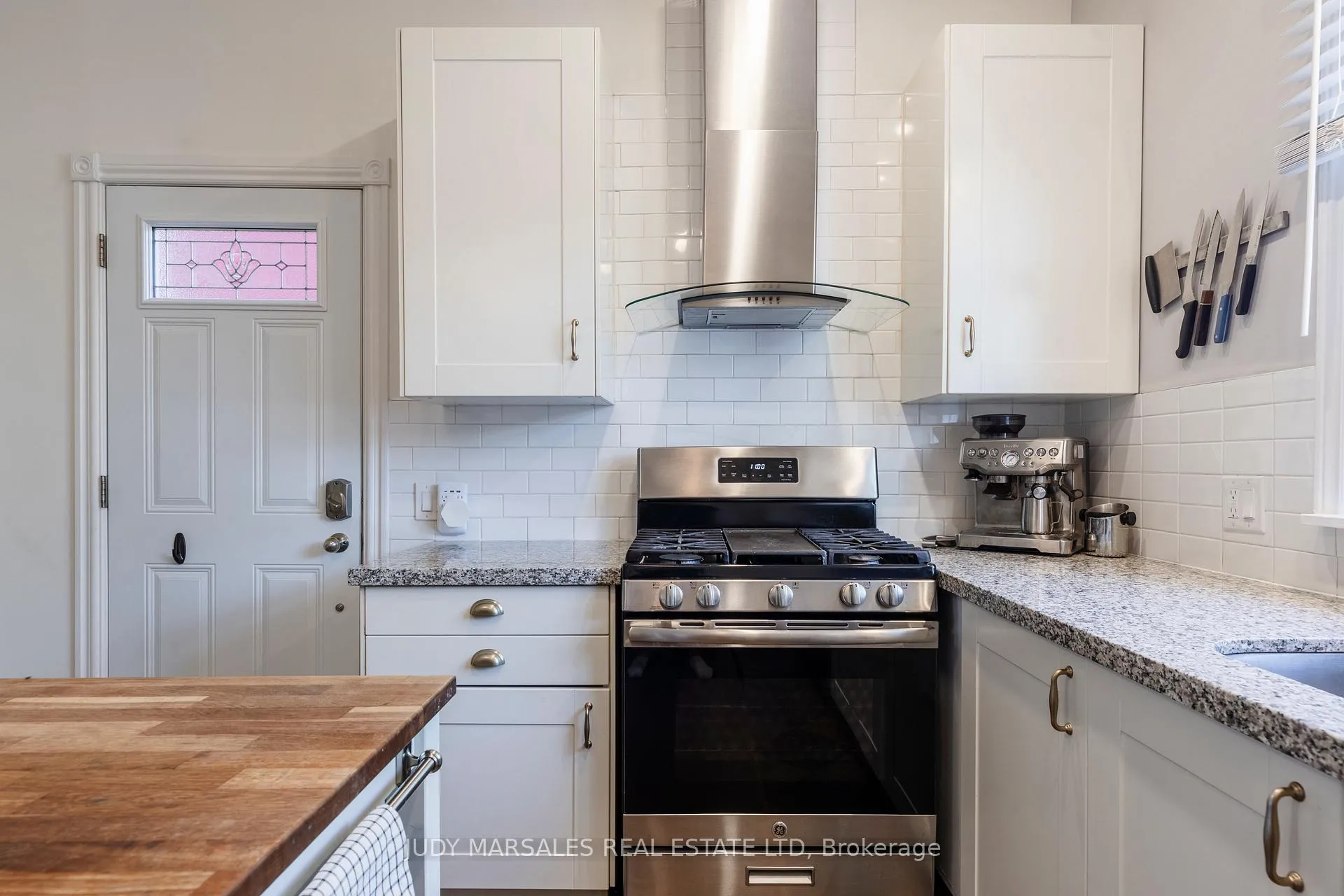 Photo 17 of 189 West Avenue N, Hamilton, Landsdale — HOMEH