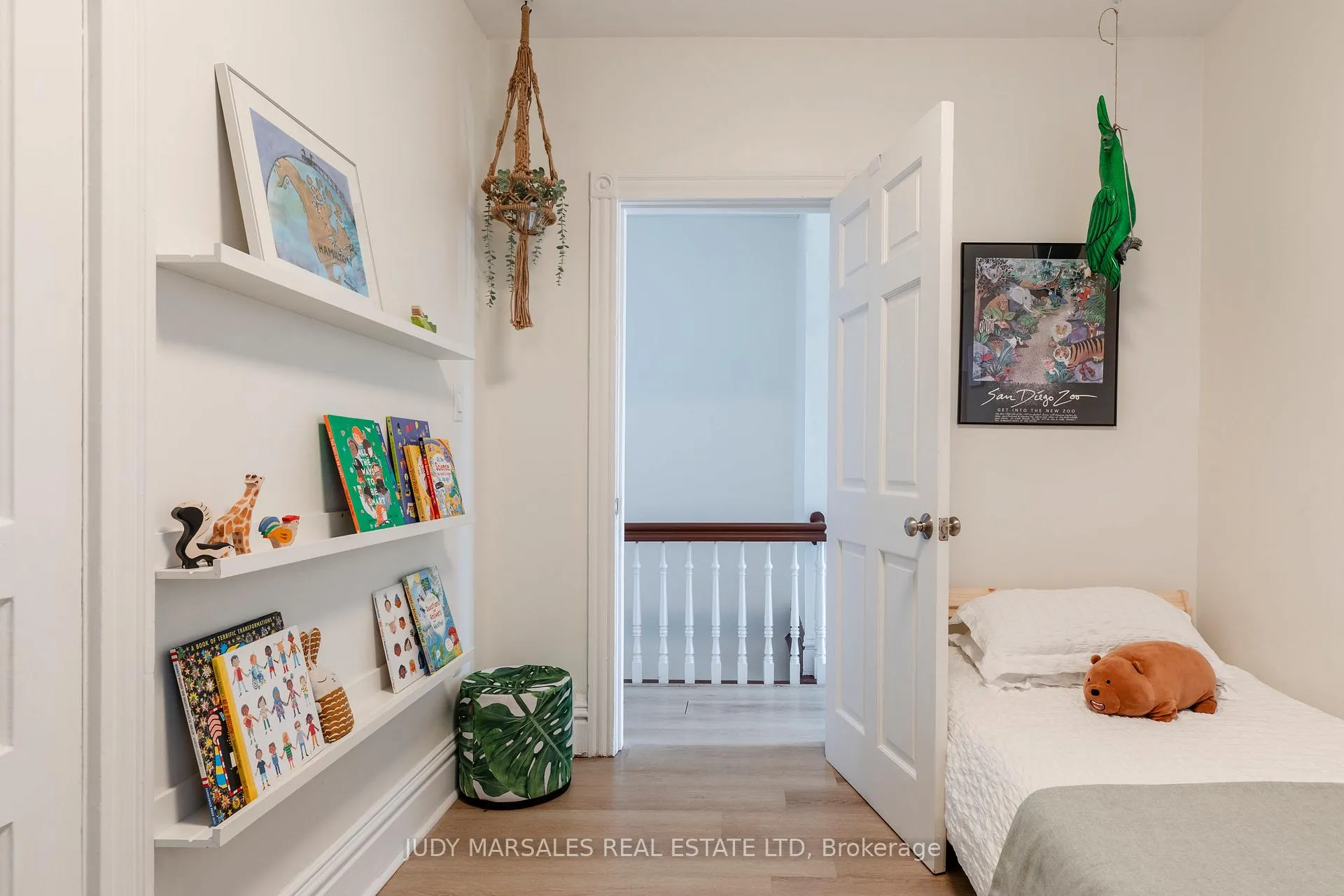 Photo 31 of 189 West Avenue N, Hamilton, Landsdale — HOMEH