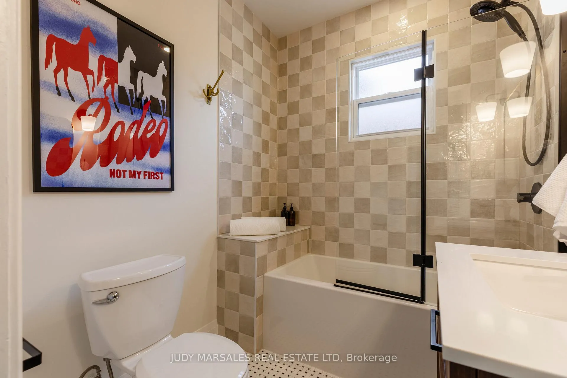 Photo 35 of 189 West Avenue N, Hamilton, Landsdale — HOMEH