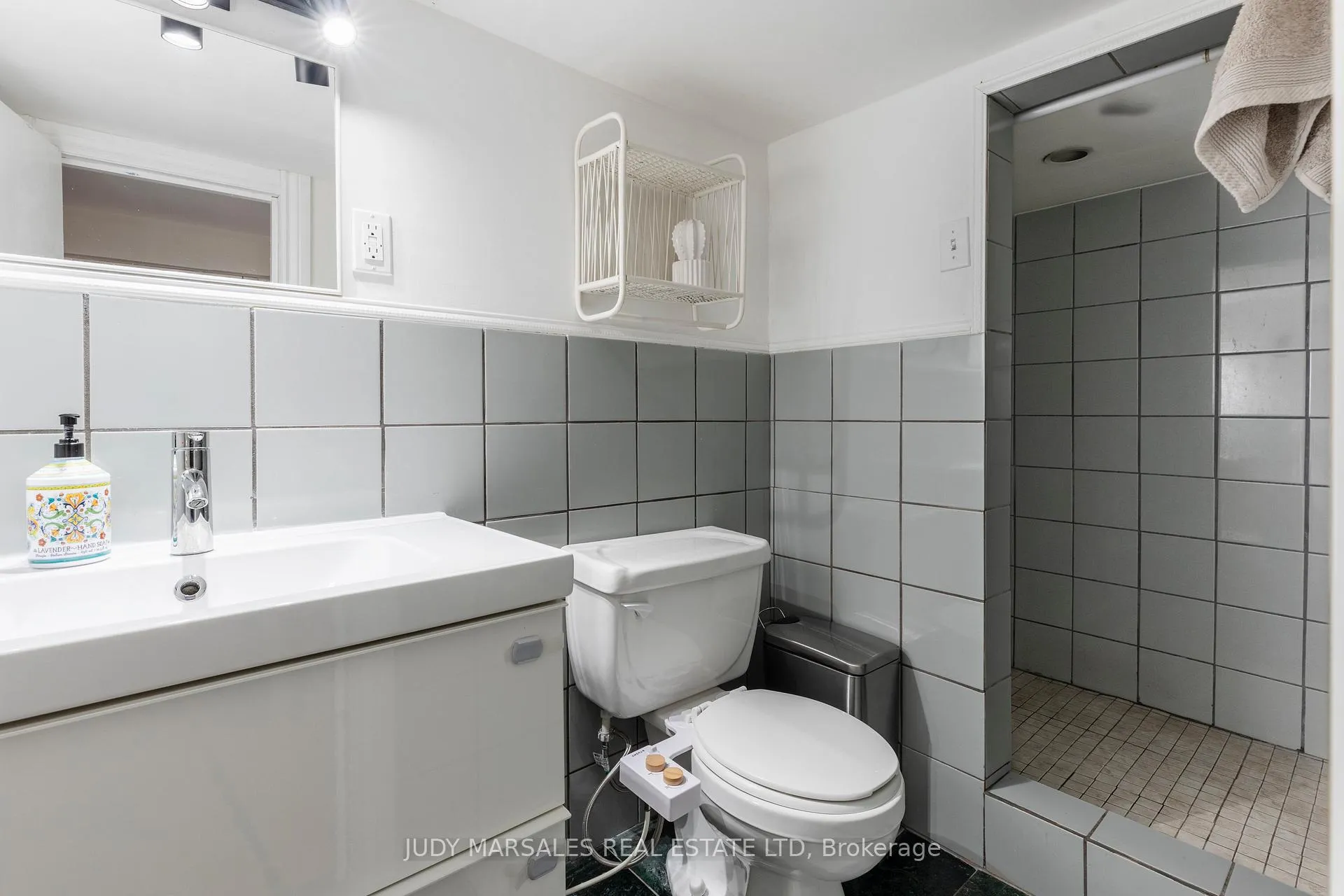 Photo 43 of 189 West Avenue N, Hamilton, Landsdale — HOMEH