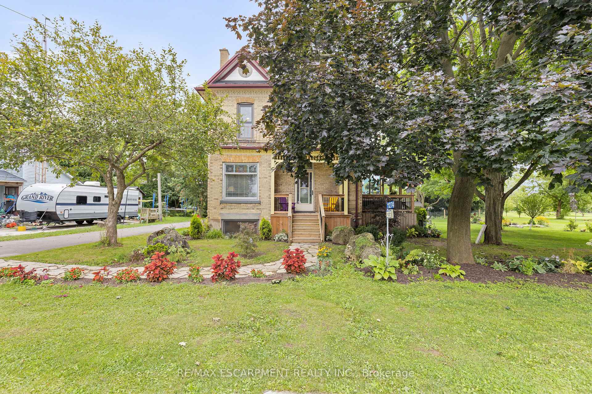 Front of 11274 Henry Street