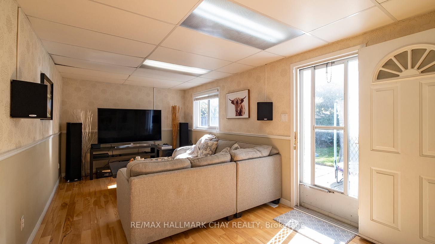Photo 3 of 151 Orchard Heights Boulevard, Aurora, Aurora Heights — HOMEH