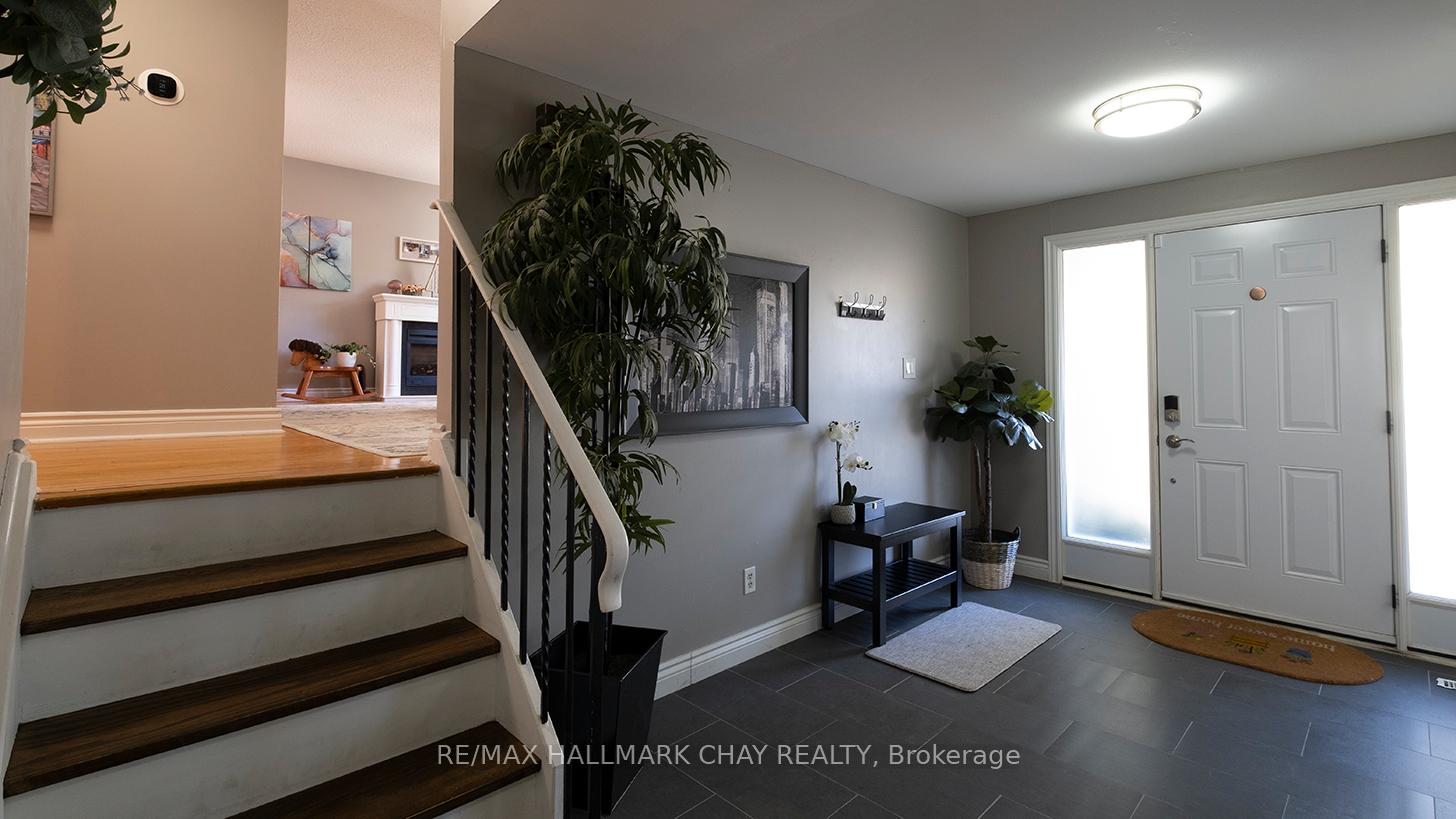 Photo 12 of 151 Orchard Heights Boulevard, Aurora, Aurora Heights — HOMEH